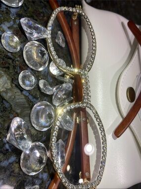 Millionaire Celebrity Glasses “Look Like Money” One (1) Unisex wooden frame